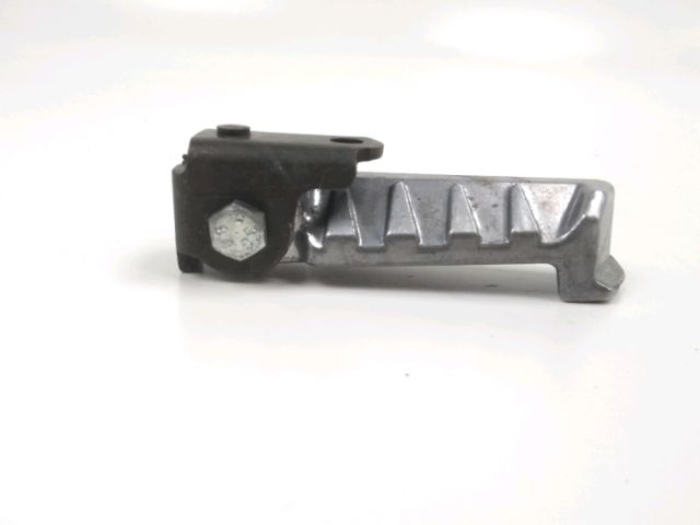 Platine et repose pieds arriere droit occasion PEUGEOT LUDIX 2011