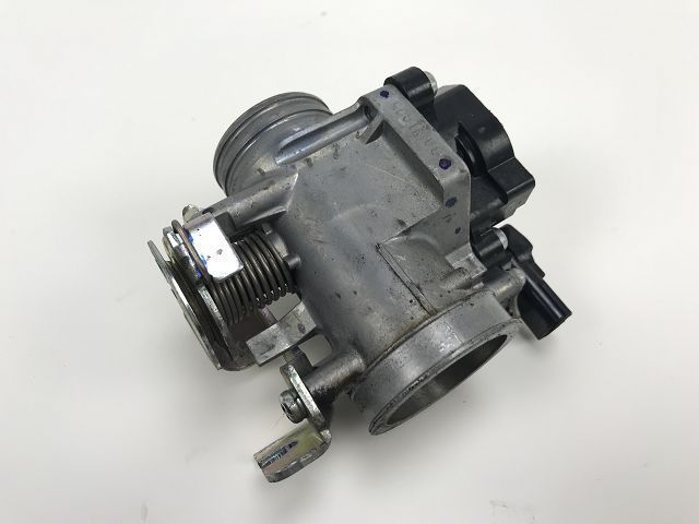 Corps d'injection gauche occasion HONDA SH 300 2018