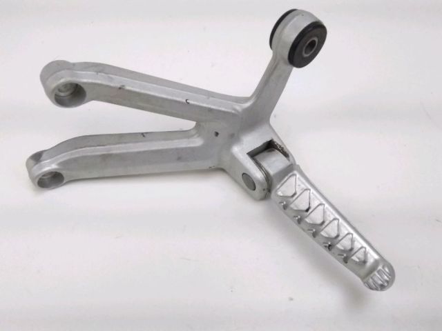 Platine et repose pieds arriere gauche occasion APRILIA TUONO 2007