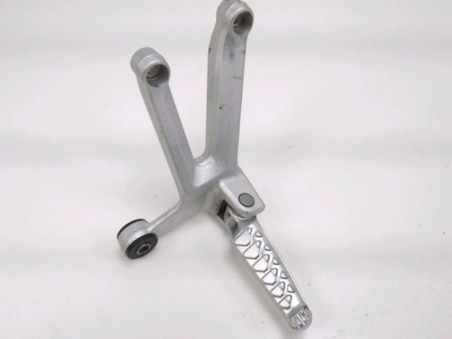 Platine et repose pieds arriere droit occasion APRILIA TUONO 2007