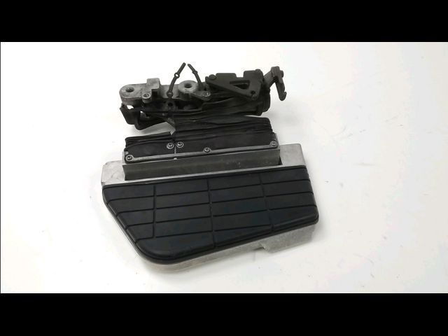 Platine et repose pieds arriere gauche occasion HONDA GL 1500 GOLDWING 1995