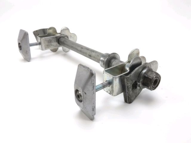 Axe de roue arriere occasion SUZUKI GSF 600 BANDIT 2003