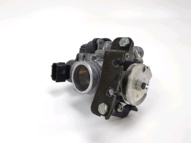 Corps d'injection gauche occasion YAMAHA VP 125 X-CITY 2009