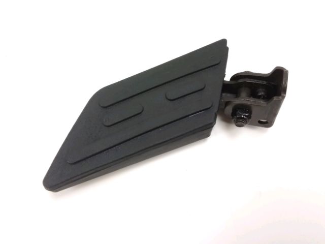 Platine et repose pieds arriere gauche occasion PEUGEOT KISBEE 2015