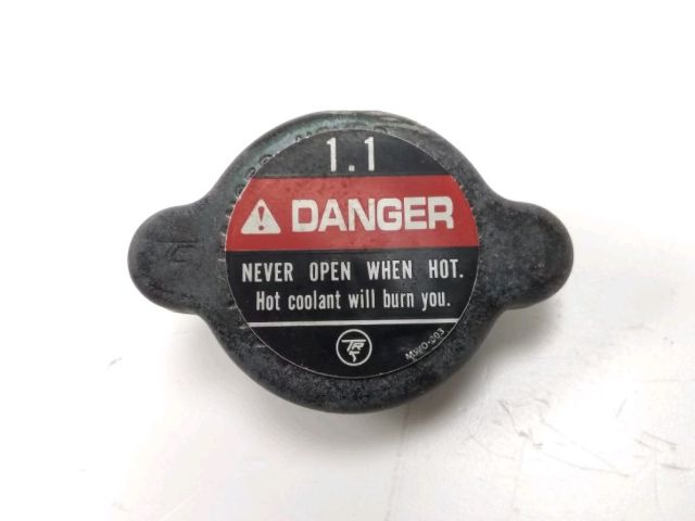 Bouchon de radiateur occasion HONDA CBR 900 RR FIREBLADE 1993