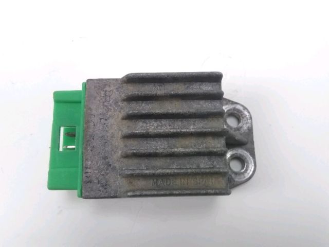 Regulateur de tension occasion PEUGEOT XP6 2004