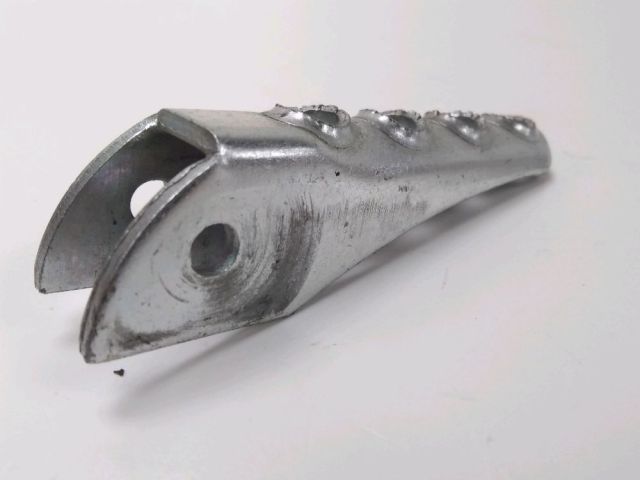 Repose pieds arriere droit occasion RIEJU MRT 2019