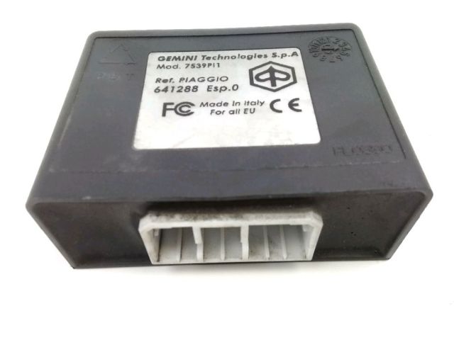 Relais boitier electrique occasion GILERA FUOCO 2014
