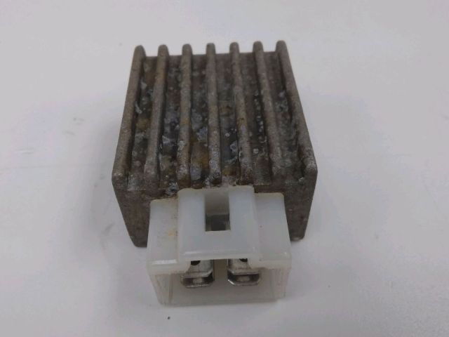 Regulateur de tension occasion SYM MIO 2014