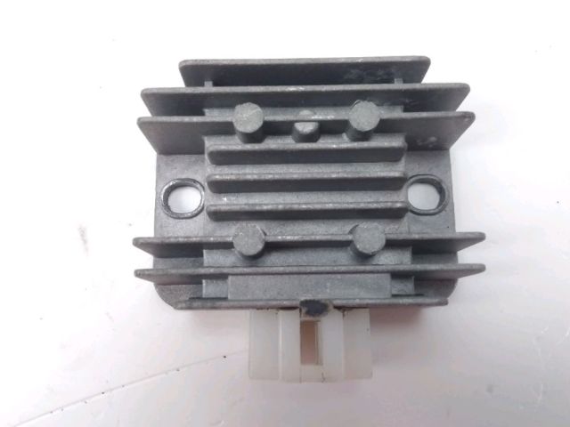 Regulateur de tension occasion DAELIM S4 2015