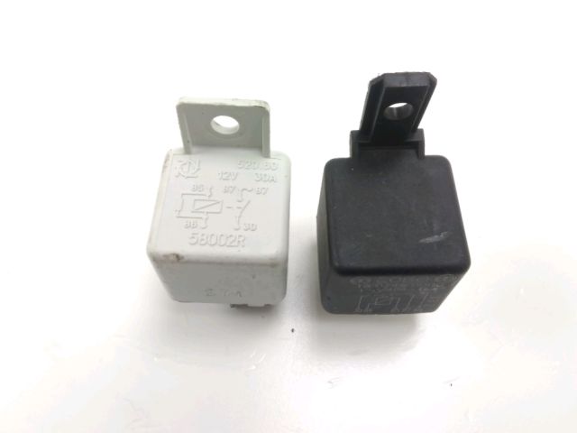 Relais boitier electrique occasion PIAGGIO X-EVO 125 2012