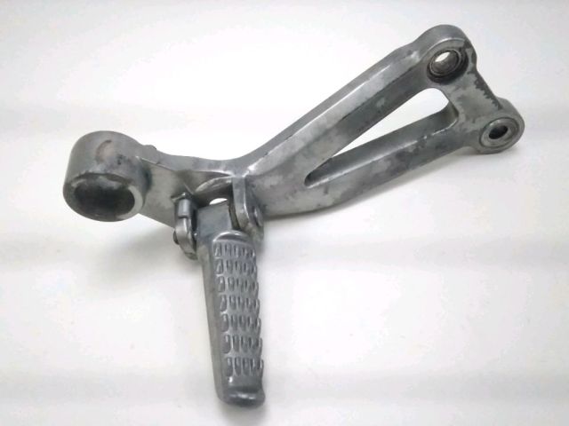 Platine et repose pieds arriere droit occasion KAWASAKI Z 750 2004