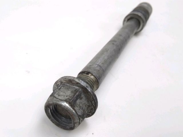 Axe de roue arriere occasion YAMAHA YBR 125 2011