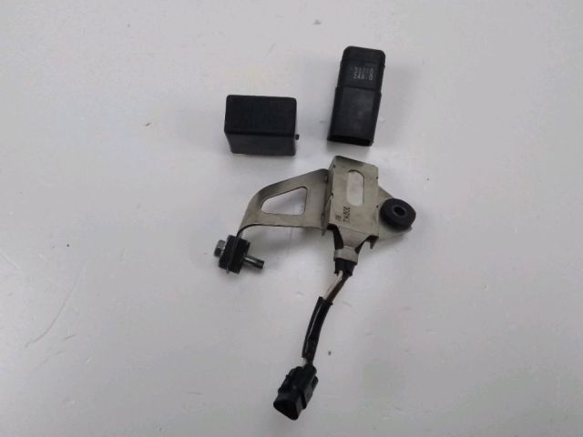 Relais boitier electrique occasion SUZUKI SV 650 2006