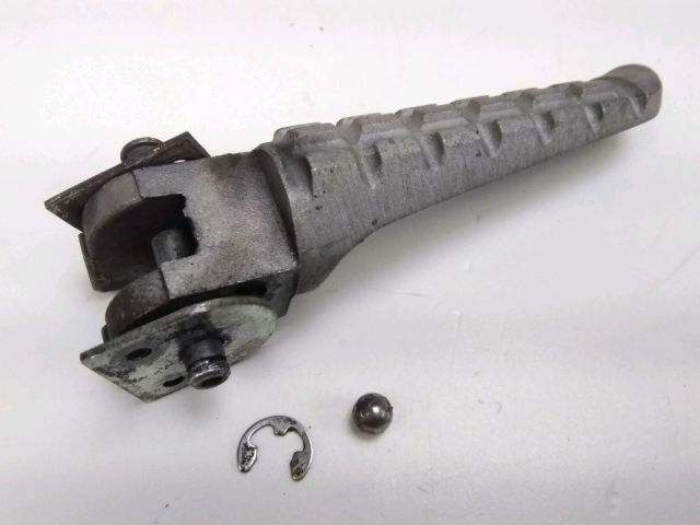 Repose pieds arriere droit occasion DUCATI MONSTER 696 2009