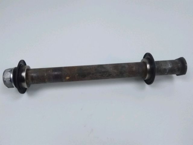 Axe de roue arriere occasion YAMAHA YZF-R6 600 2006