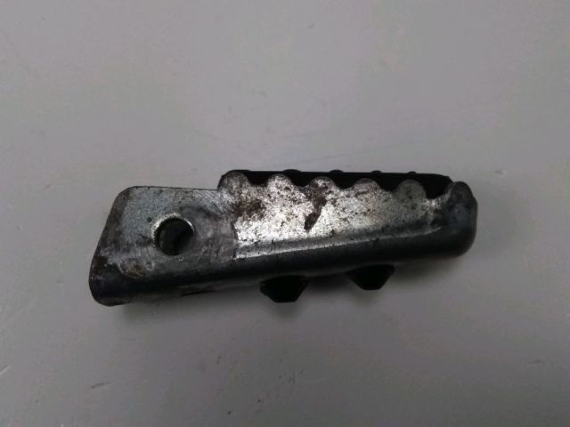 Repose pieds arriere droit occasion GILERA SMT 2010