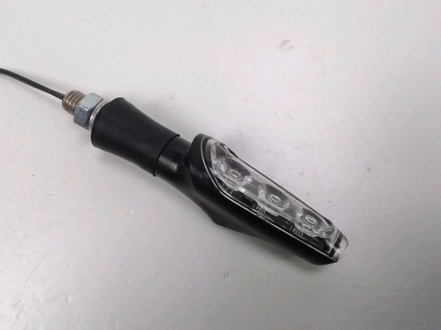 Clignotant avant g occasion KEEWAY RKF 2021