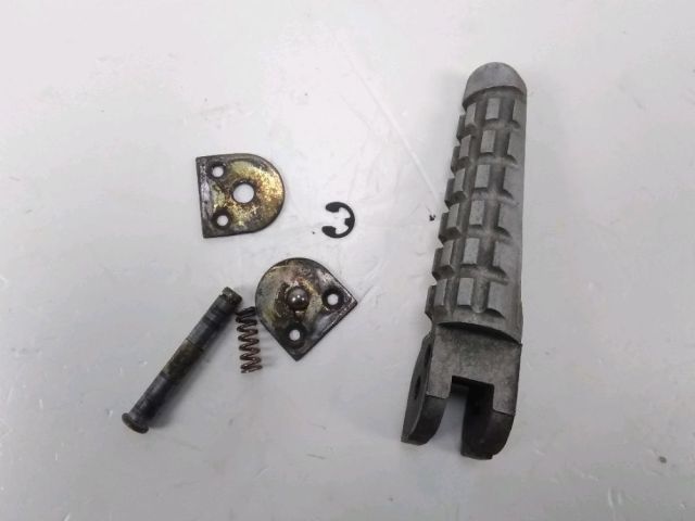 Repose pieds arriere droit occasion DUCATI MONSTER 800 2003