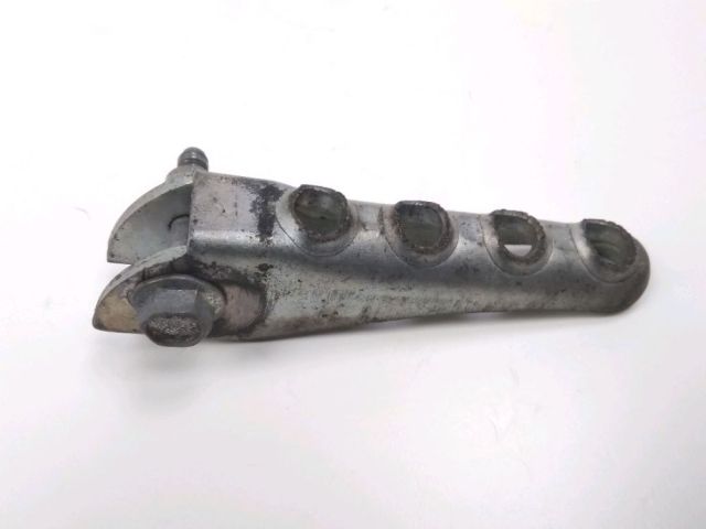 Repose pieds arriere droit occasion RIEJU MRT 2009