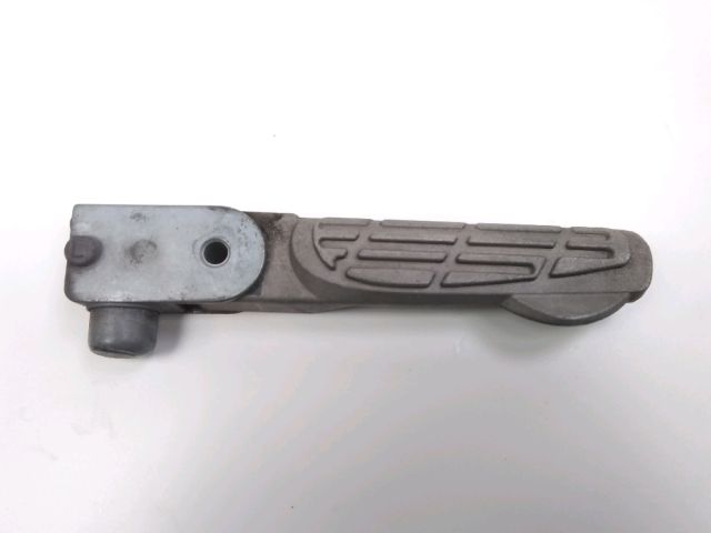 Repose pieds arriere gauche occasion KYMCO YAGER 2007