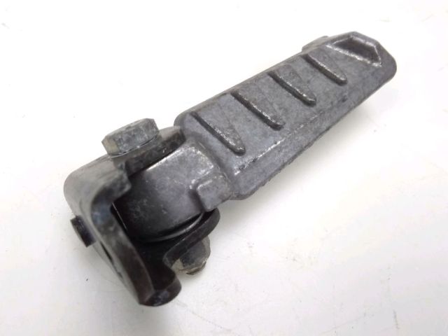 Repose pieds arriere droit occasion PEUGEOT LUDIX 2008