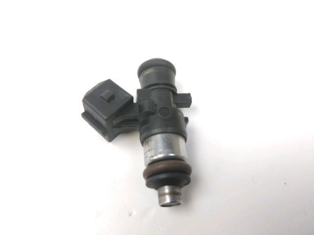 Injecteur occasion PEUGEOT METROPOLIS 2015