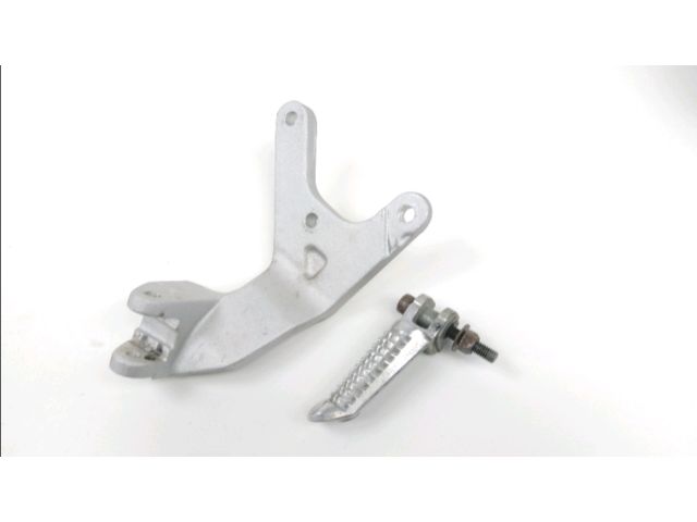 Platine et repose pieds arriere gauche occasion SUZUKI GSXR 750 1996