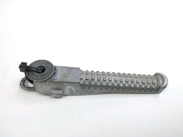 Repose pieds arriere droit occasion PEUGEOT SPEEDFIGHT 2006