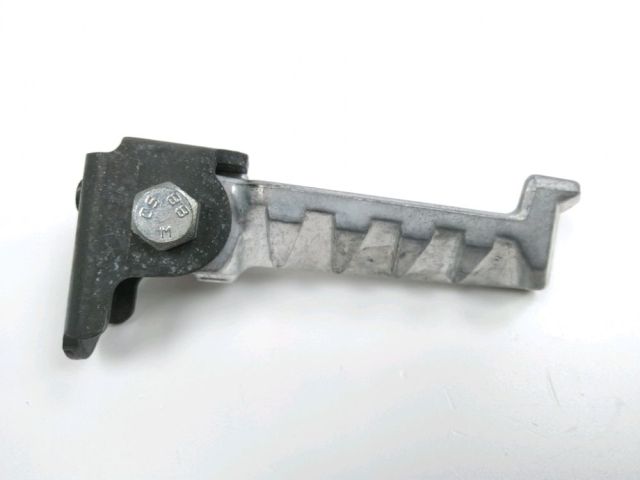 Platine et repose pieds arriere droit occasion PEUGEOT LUDIX 2004