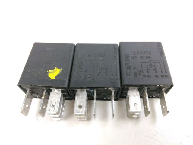 Relais boitier electrique occasion PIAGGIO GTS 2015