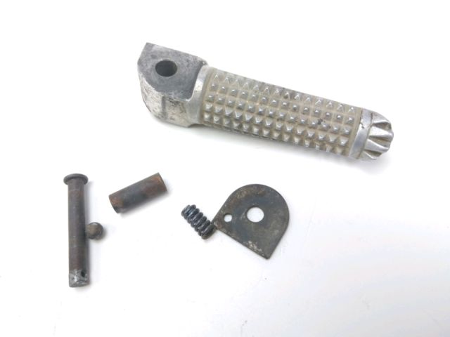 Repose pieds arriere droit occasion YAMAHA TDR 125 1996