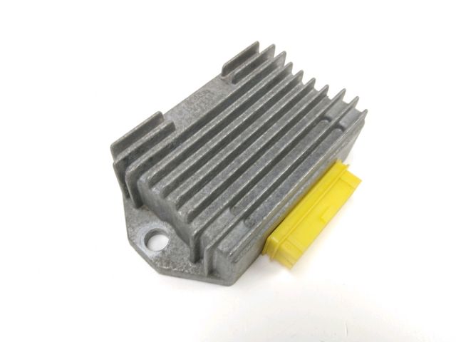 Regulateur de tension occasion PIAGGIO LIBERTY 50 2T 2000