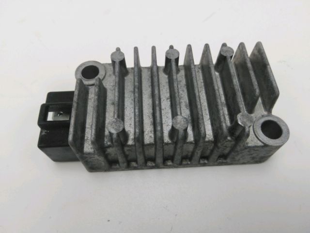 Regulateur de tension occasion YAMAHA YZF-R 125 2014