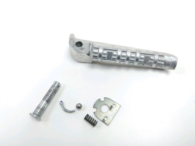 Repose pieds arriere droit occasion YAMAHA FZ8 800 2012