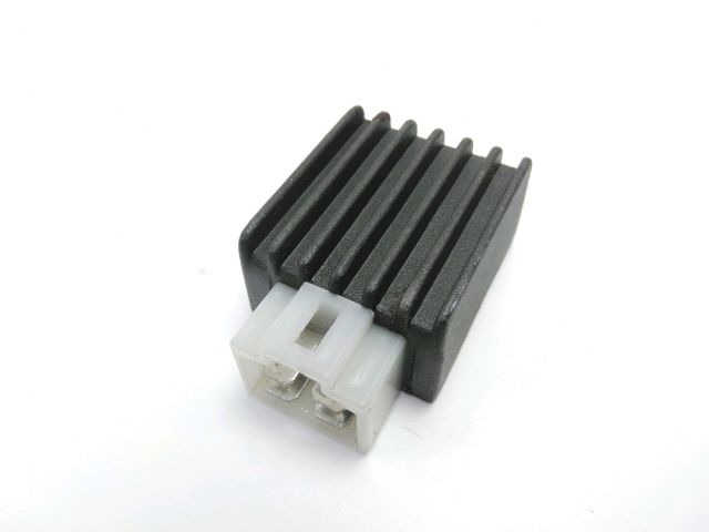 Regulateur de tension occasion PEUGEOT SPEEDFIGHT 2009