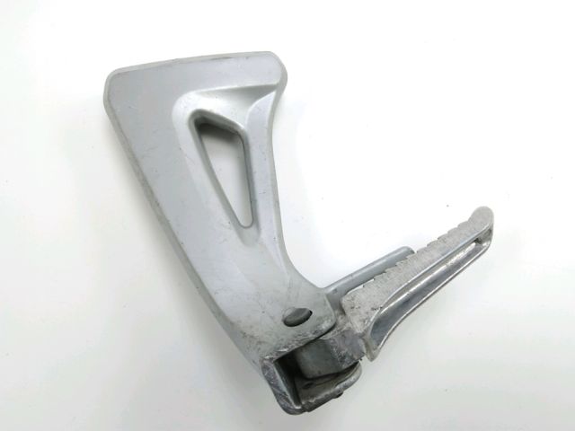 Platine et repose pieds arriere gauche occasion SUZUKI SV 650 1999