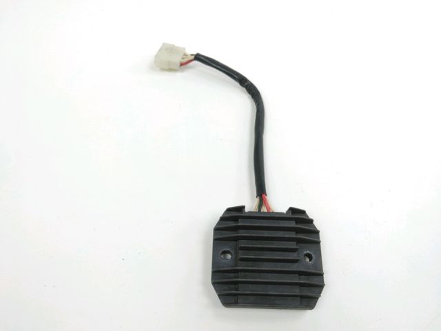 Regulateur de tension occasion YAMAHA FZS 600 FAZER 1998