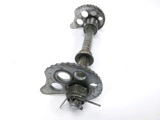 Axe de roue arriere occasion YAMAHA SR 125 1997