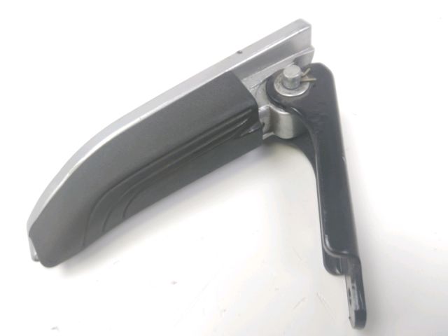 Repose pieds arriere gauche occasion PIAGGIO MP3 300 YOURBAN 2014