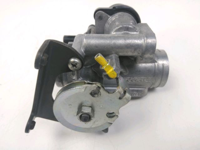 Corps d'injection droit occasion MBK YPR 125 SKYCRUISER 2007