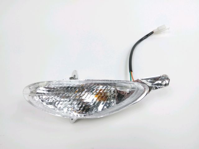 Clignotant avant g occasion UNIVERSAL BIKE V-CLICK 50 2022