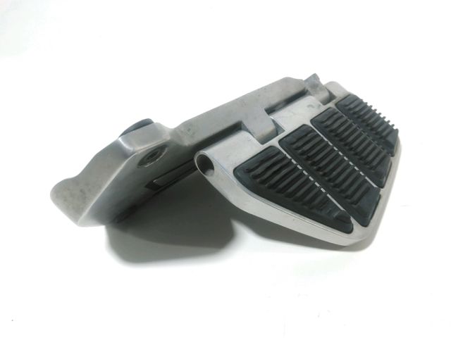 Platine et repose pieds arriere gauche occasion YAMAHA XVZ 1300 VENTURE 1992