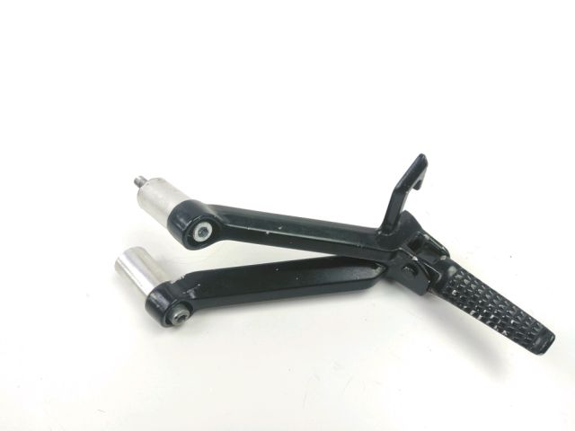 Platine et repose pieds arriere gauche occasion SUZUKI GSXR 600 2004