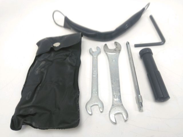 Trousse outil occasion HONDA CB 125 R 2020