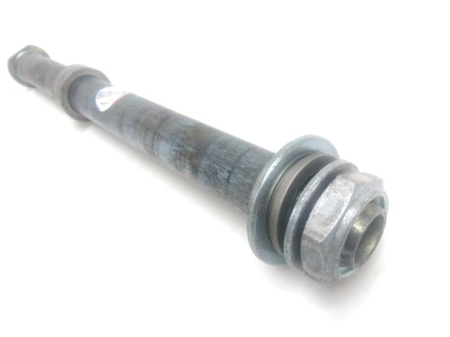 Axe de roue arriere occasion SUZUKI GSXR 1000 2002