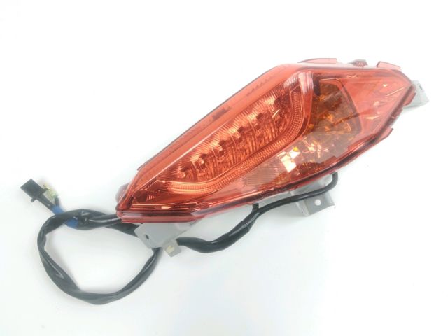 Feu arriere droit occasion YAMAHA YP 125 X-MAX 2021