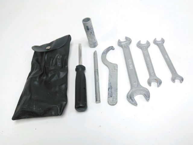 Trousse outil occasion YAMAHA YP 125 MAJESTY 2002