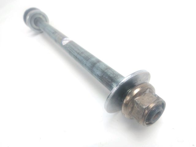 Axe de roue arriere occasion YAMAHA TDM 850 2002