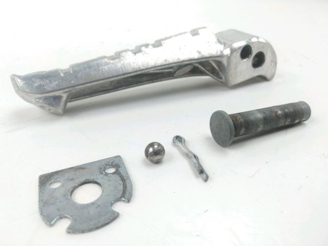 Repose pieds arriere gauche occasion YAMAHA FZ6 600 N 2005